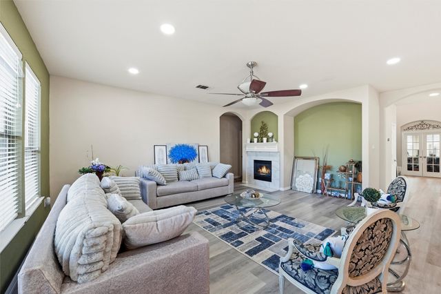 1133 Spanish Moss Drive, Savannah, TX 76227