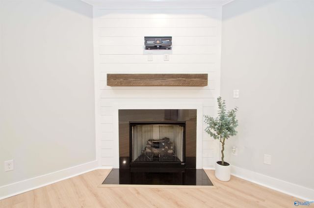 21779 Natures Cove Drive, Athens, AL 35613