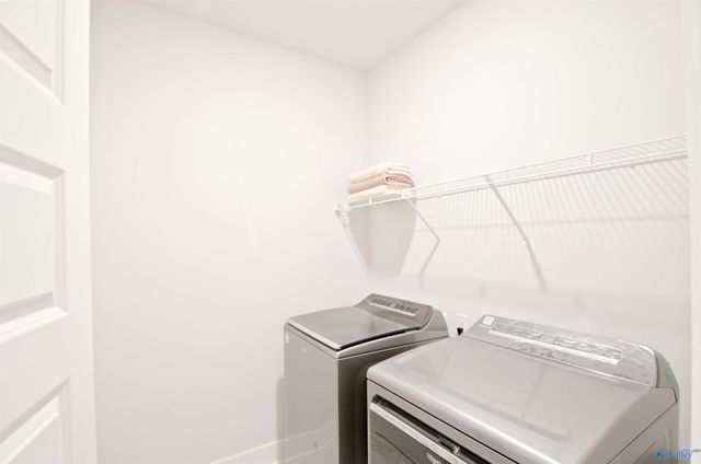 21779 Natures Cove Drive, Athens, AL 35613