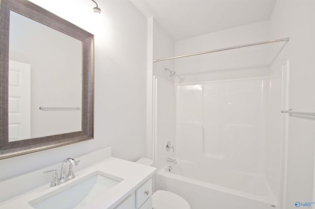 21779 Natures Cove Drive, Athens, AL 35613