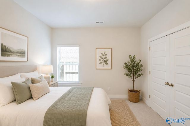 21779 Natures Cove Drive, Athens, AL 35613