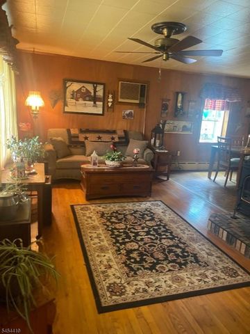 8 Regina Ln, Independence Twp., NJ 07838