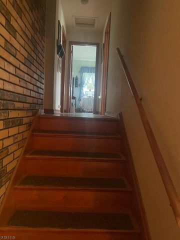 8 Regina Ln, Independence Twp., NJ 07838