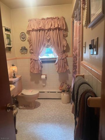 8 Regina Ln, Independence Twp., NJ 07838
