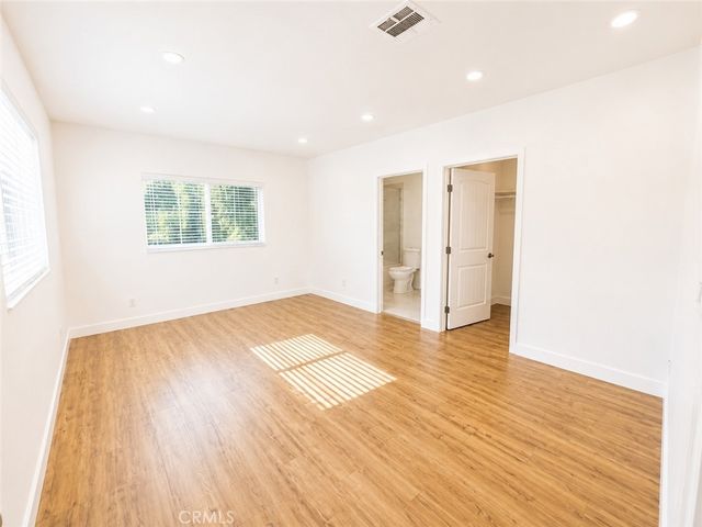 6651 Noble, Van Nuys, CA 91405