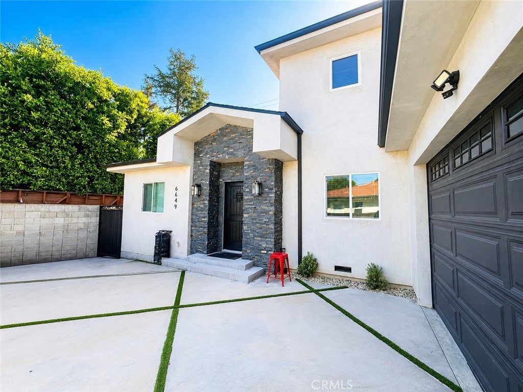6651 Noble, Van Nuys, CA 91405