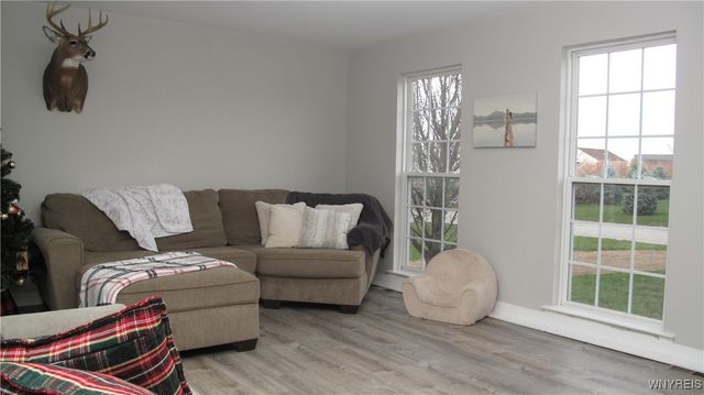 6344 Green Valley Lane, Lockport Town, NY 14094