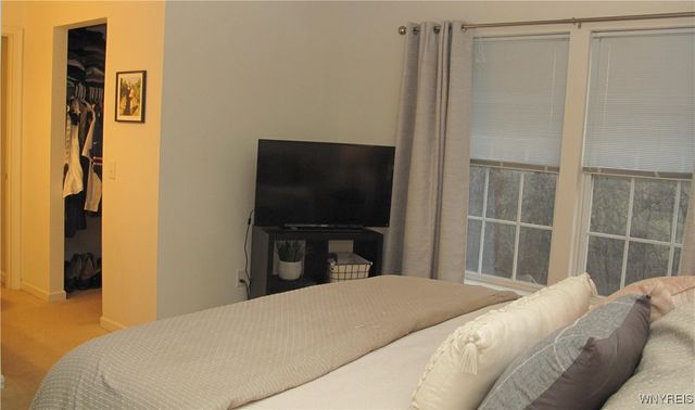 6344 Green Valley Lane, Lockport Town, NY 14094