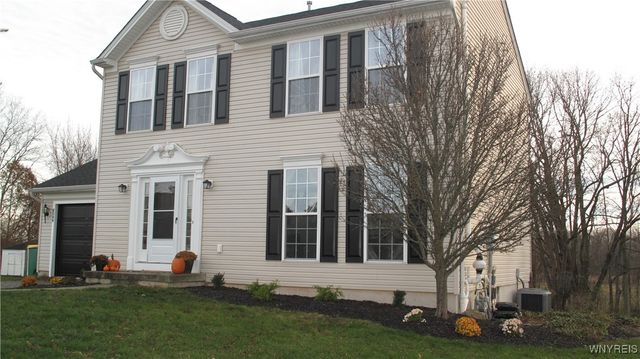 6344 Green Valley Lane, Lockport Town, NY 14094