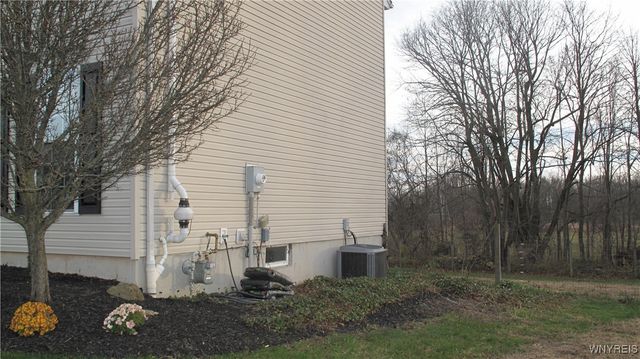 6344 Green Valley Lane, Lockport Town, NY 14094