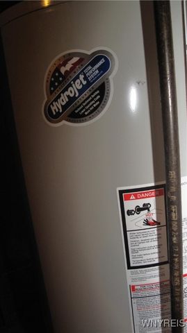 6344 Green Valley Lane, Lockport Town, NY 14094