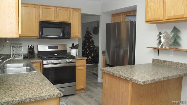 6344 Green Valley Lane, Lockport Town, NY 14094