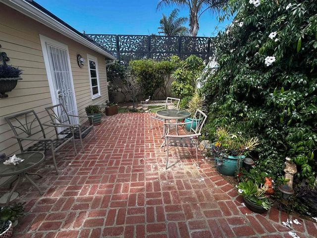 5741 Chelsea Ave, La Jolla, CA 92037