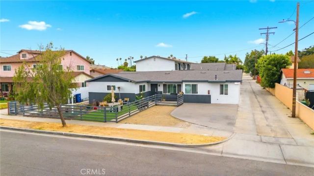 6221 Corona, Bell, CA 90201