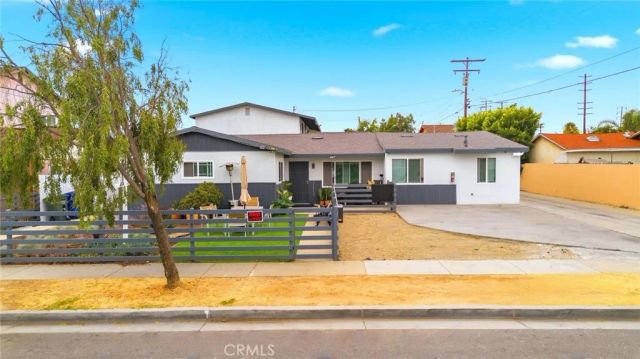 6221 Corona, Bell, CA 90201