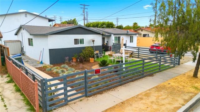 6221 Corona, Bell, CA 90201