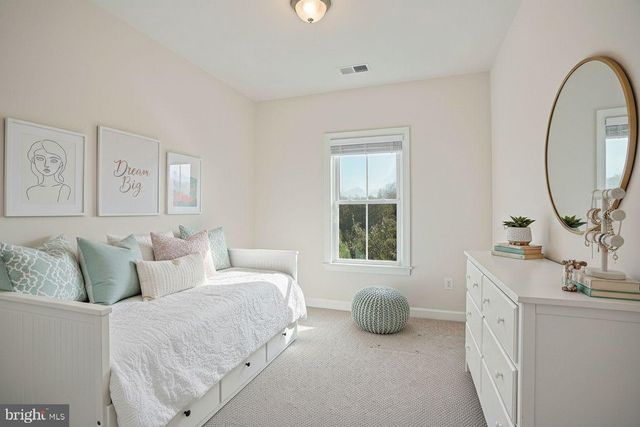 245 PARKVIEW, Gaithersburg, MD 20878