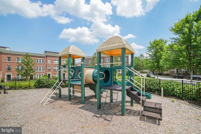 245 PARKVIEW, Gaithersburg, MD 20878