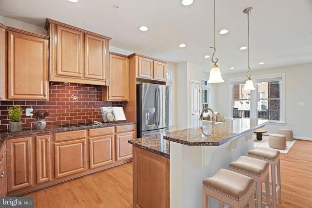 245 PARKVIEW, Gaithersburg, MD 20878