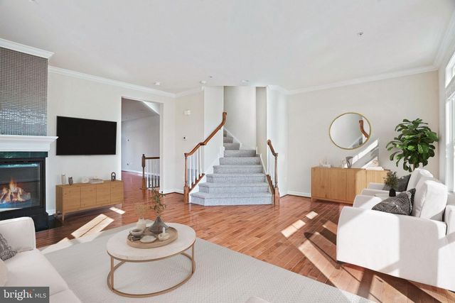 245 PARKVIEW, Gaithersburg, MD 20878
