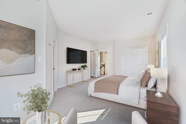 245 PARKVIEW, Gaithersburg, MD 20878