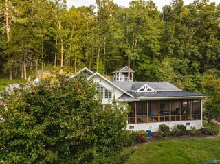 1829 Forest Drive, Guntersville, AL 35976