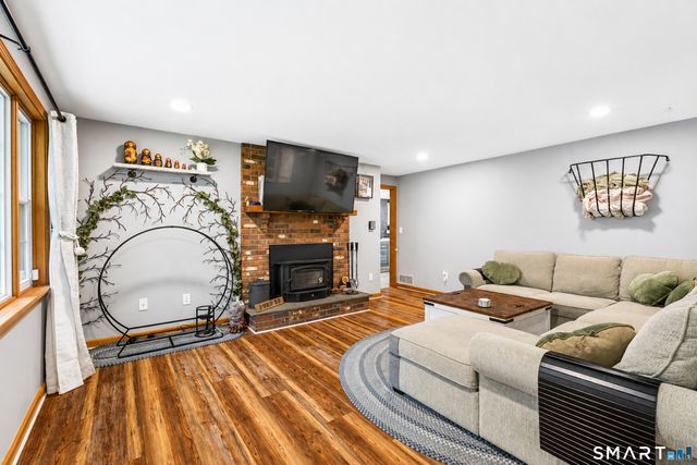 142 Ford Road, Woodbridge, CT 06525