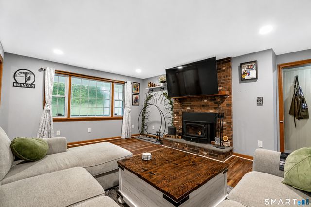142 Ford Road, Woodbridge, CT 06525