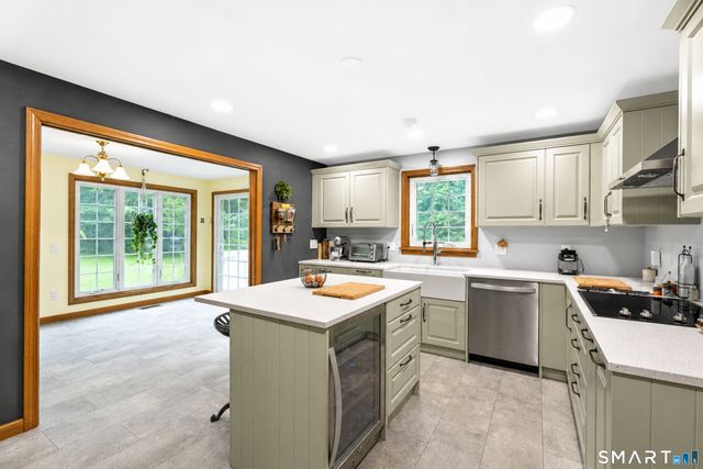 142 Ford Road, Woodbridge, CT 06525