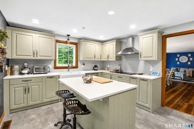 142 Ford Road, Woodbridge, CT 06525