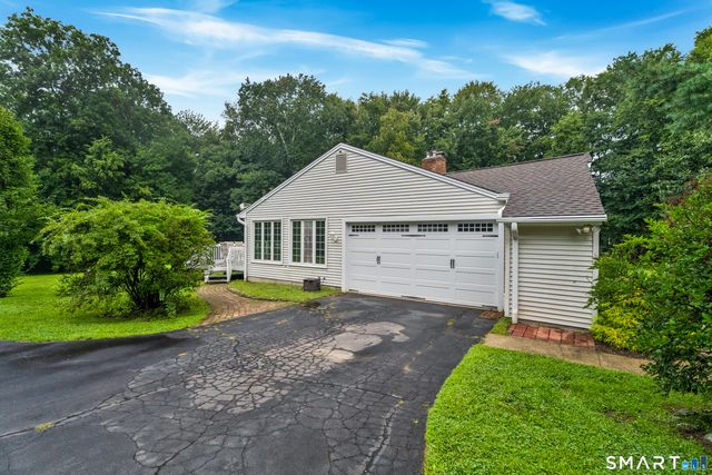 142 Ford Road, Woodbridge, CT 06525
