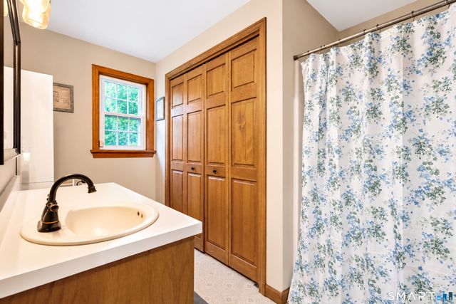 142 Ford Road, Woodbridge, CT 06525
