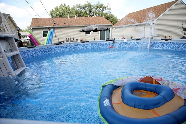114 E Willman Street, Hiawatha, IA 52233