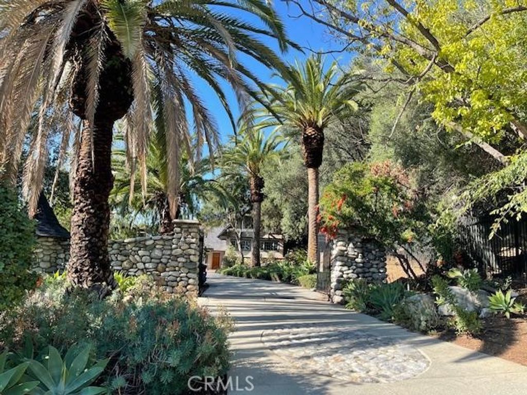 Image 1 of property listing at 4457 Liveoak Dr, Claremont, CA 91711