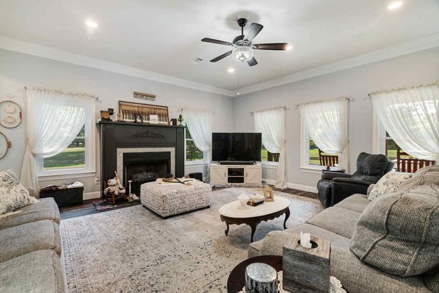 2205 County Road 44600, Blossom, TX 75416