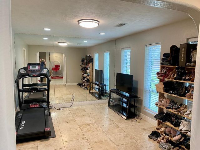 2419 Briarlee Drive, Houston, TX 77077