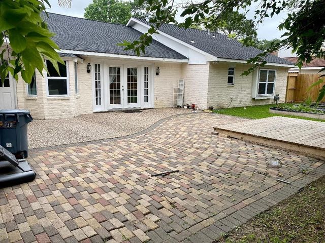 2419 Briarlee Drive, Houston, TX 77077