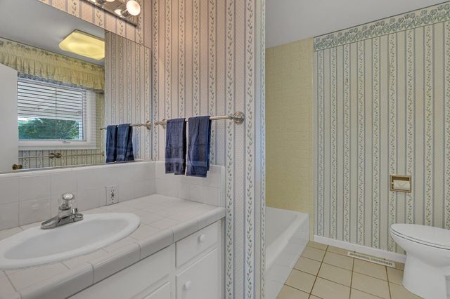 2506 Kenmore Ct, Modesto, CA 95355