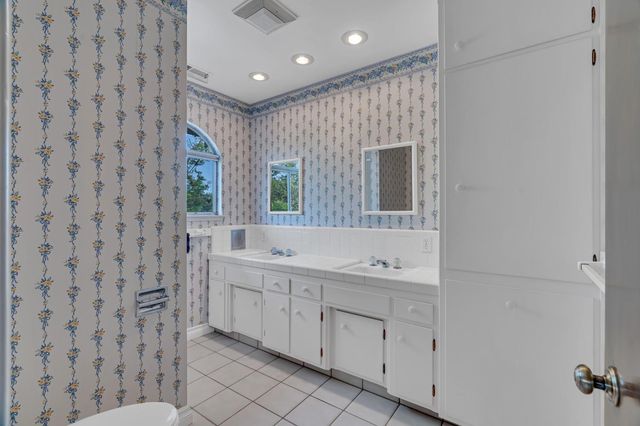 2506 Kenmore Ct, Modesto, CA 95355