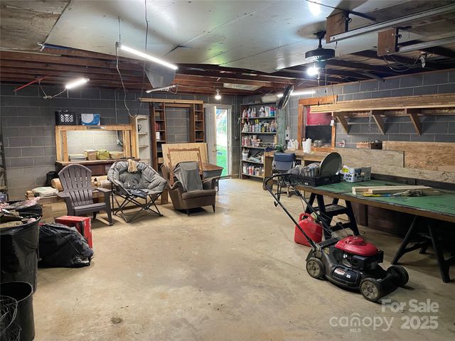 2884 Asheville Highway, Canton, NC 28716