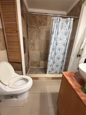 7643 NW South River Dr, Medley, FL 33166