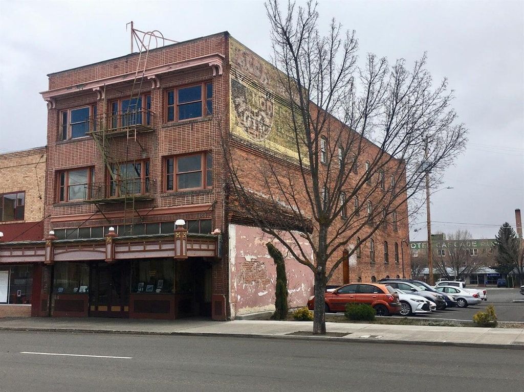 1028 Main Street, Klamath Falls, OR 97601