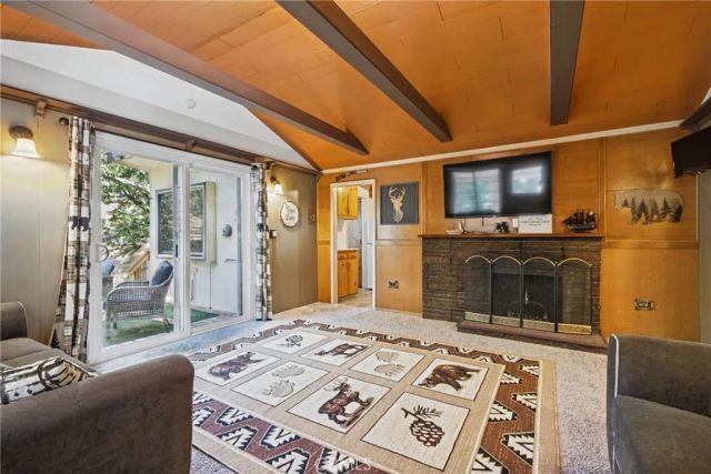 32800 Willow, Running Springs, CA 92382