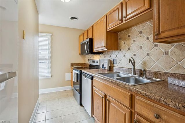 1630 Darren CIR, Portsmouth, VA 23701