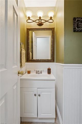 1630 Darren CIR, Portsmouth, VA 23701