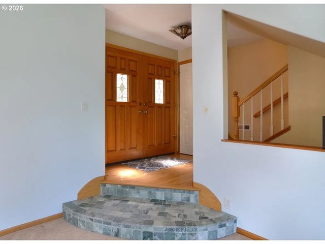643 STARTOUCH Dr, Eugene, OR 97405