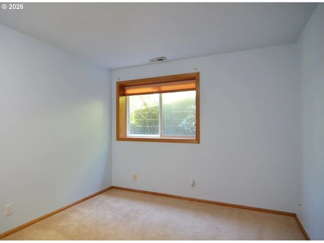 643 STARTOUCH Dr, Eugene, OR 97405