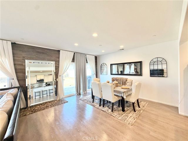 30120 Crescent Pointe Way, Menifee, CA 92585