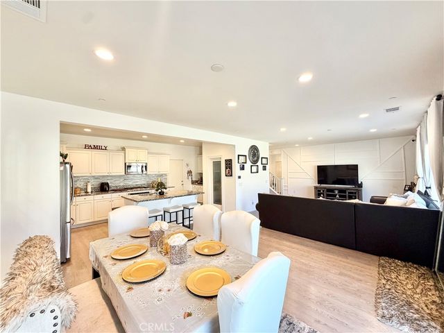 30120 Crescent Pointe Way, Menifee, CA 92585