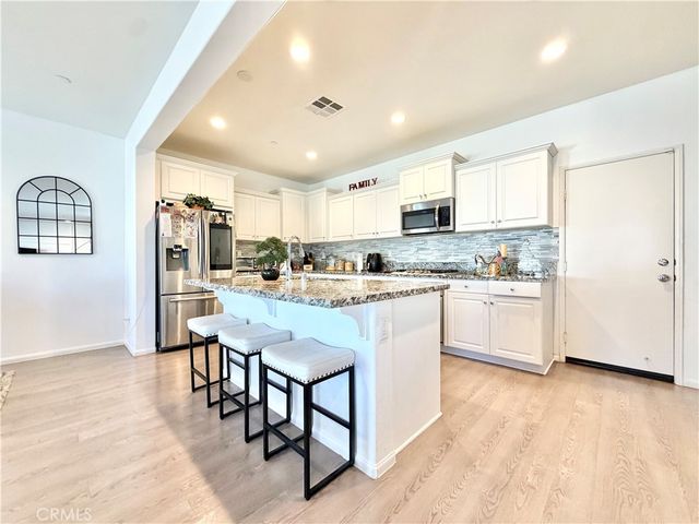 30120 Crescent Pointe Way, Menifee, CA 92585